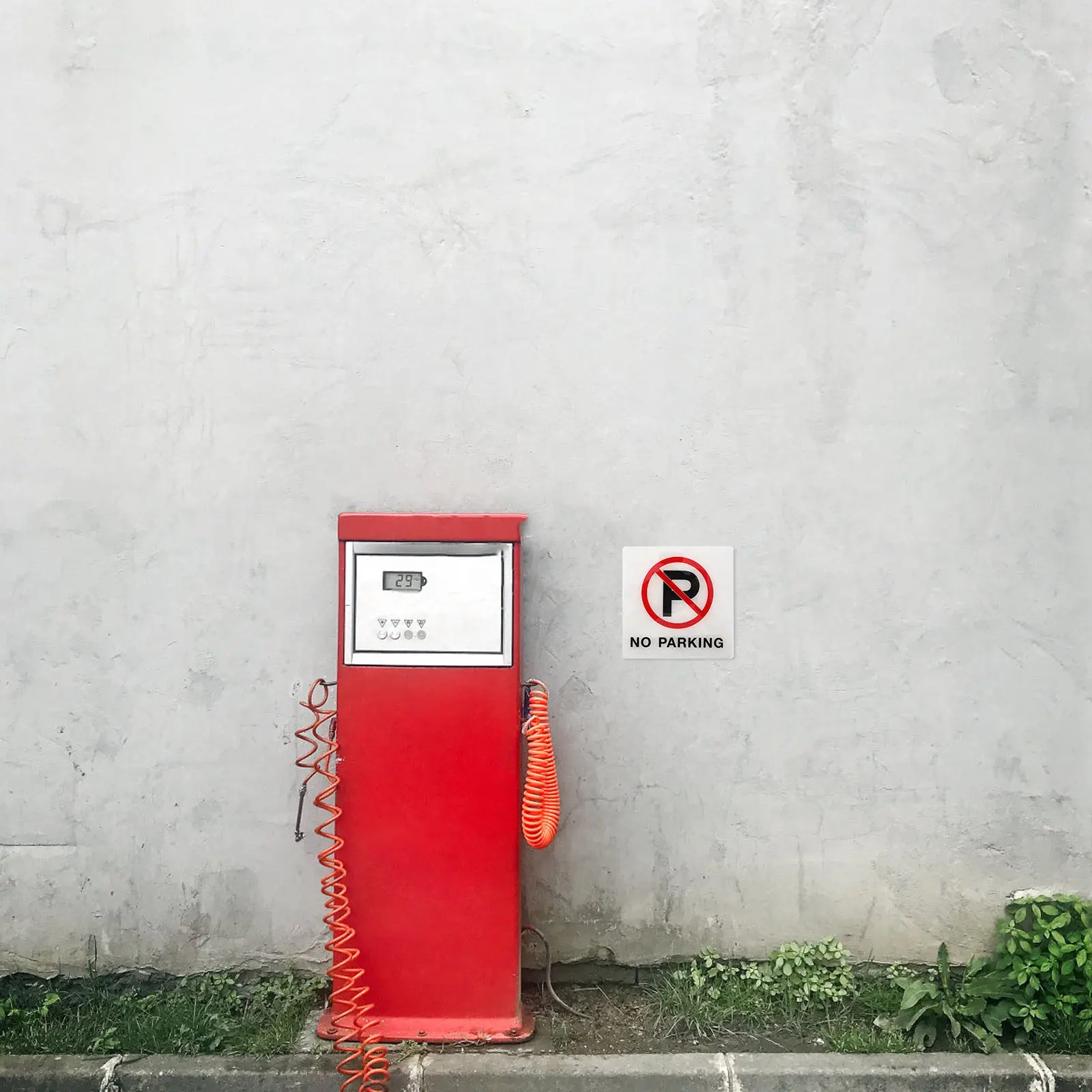 

No Parking Sign Made of Premium Acrylic Long-Lasting Fade-Proof Safety Warning Sign for Restaurants Hotels Malls Playgrounds and