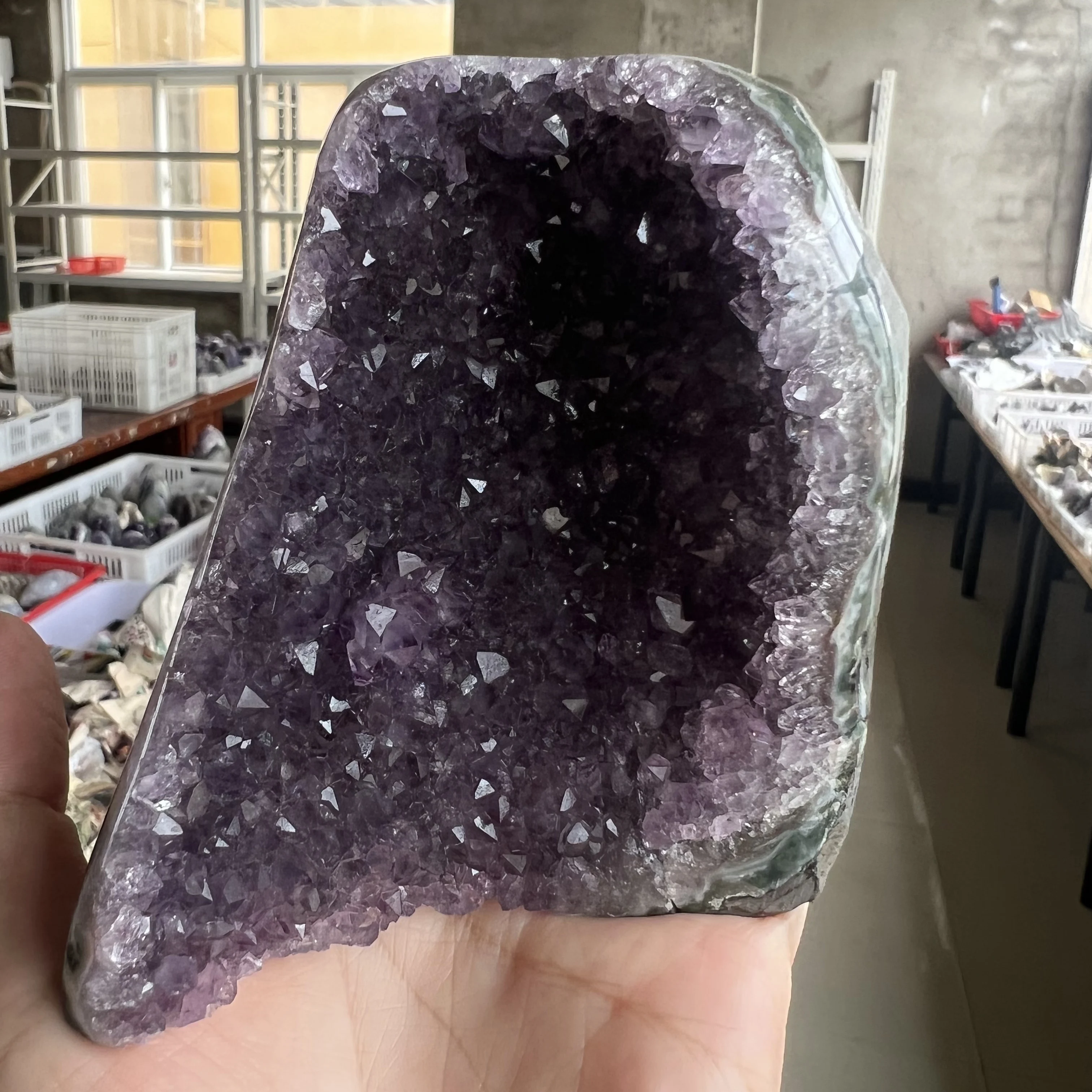 785g 9.5cm Natural Uruguay Dream Amethyst Quartz Crystal Cluster stand