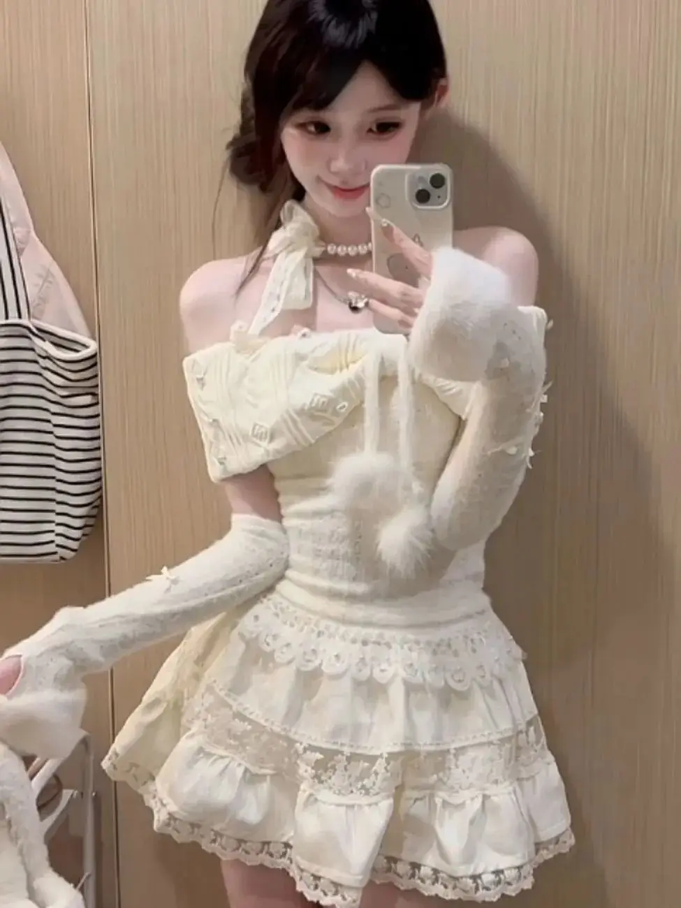 

Sweet And Spicy Girl Pure Cream Lace One Shoulder Pearl Design Two Piece Set Women's Fashion Ensemble Short Sleeve Long Dress
