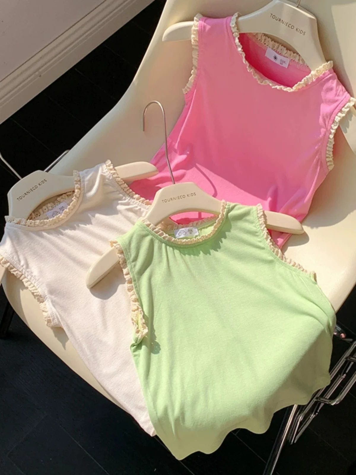 

Модная корейская футболка с рюшами для маленьких девочек, лето 2024, новая универсальная трендовая майка-топ для девочек