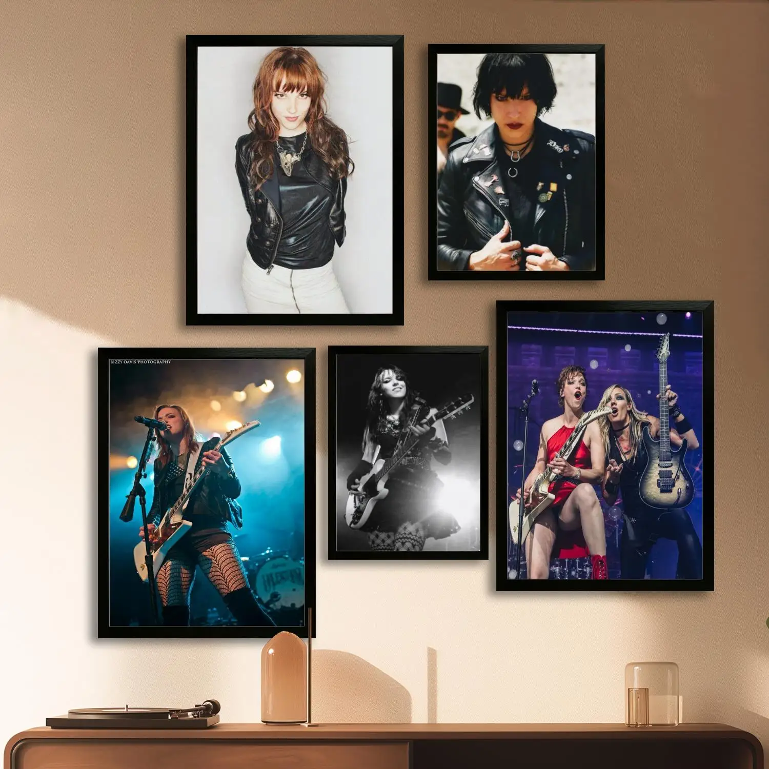 

Lzzy Hale Canvas Art Poster and Wall Art, Picture Print, Modern Family Bedroom Decor,Decorative painting