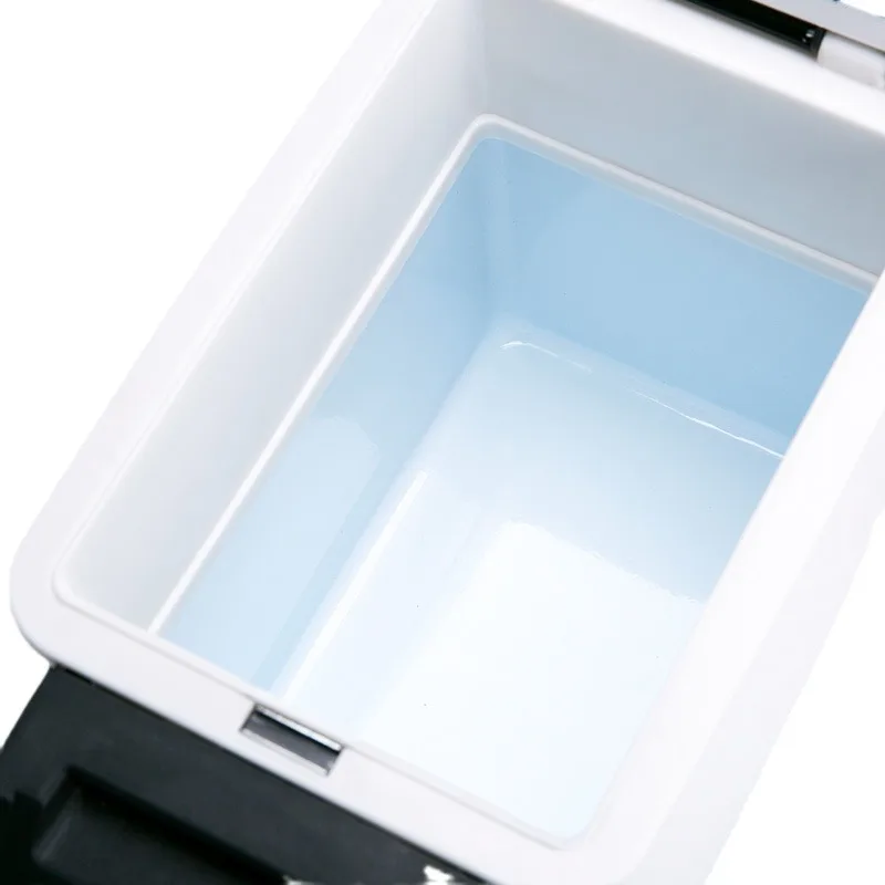 6L Portable 12V Dual-purpose Cold and Hot Semiconductor Refrigeration Quiet Low Noise Energy Saving Special Small Refrigerator