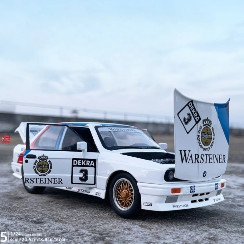 Modelo de coche de aleación serie M3 E30 1:24, sonido y luz, juguete coleccionable para niños, regalo de cumpleaños