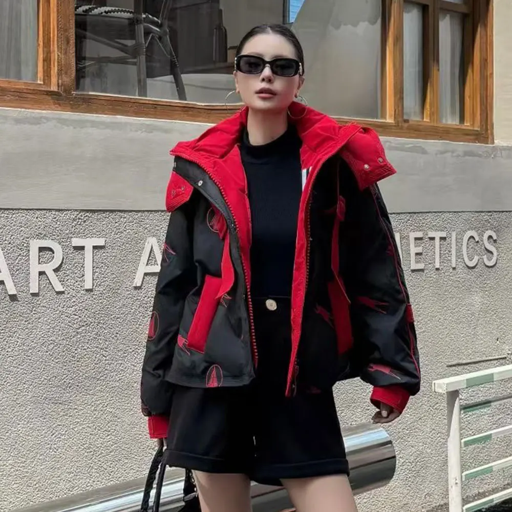 

Зимний новый модный короткий пуховик с буквенным принтом, женская модная парка, трендовая брендовая куртка с капюшоном на белом утином пуху, женское толстое