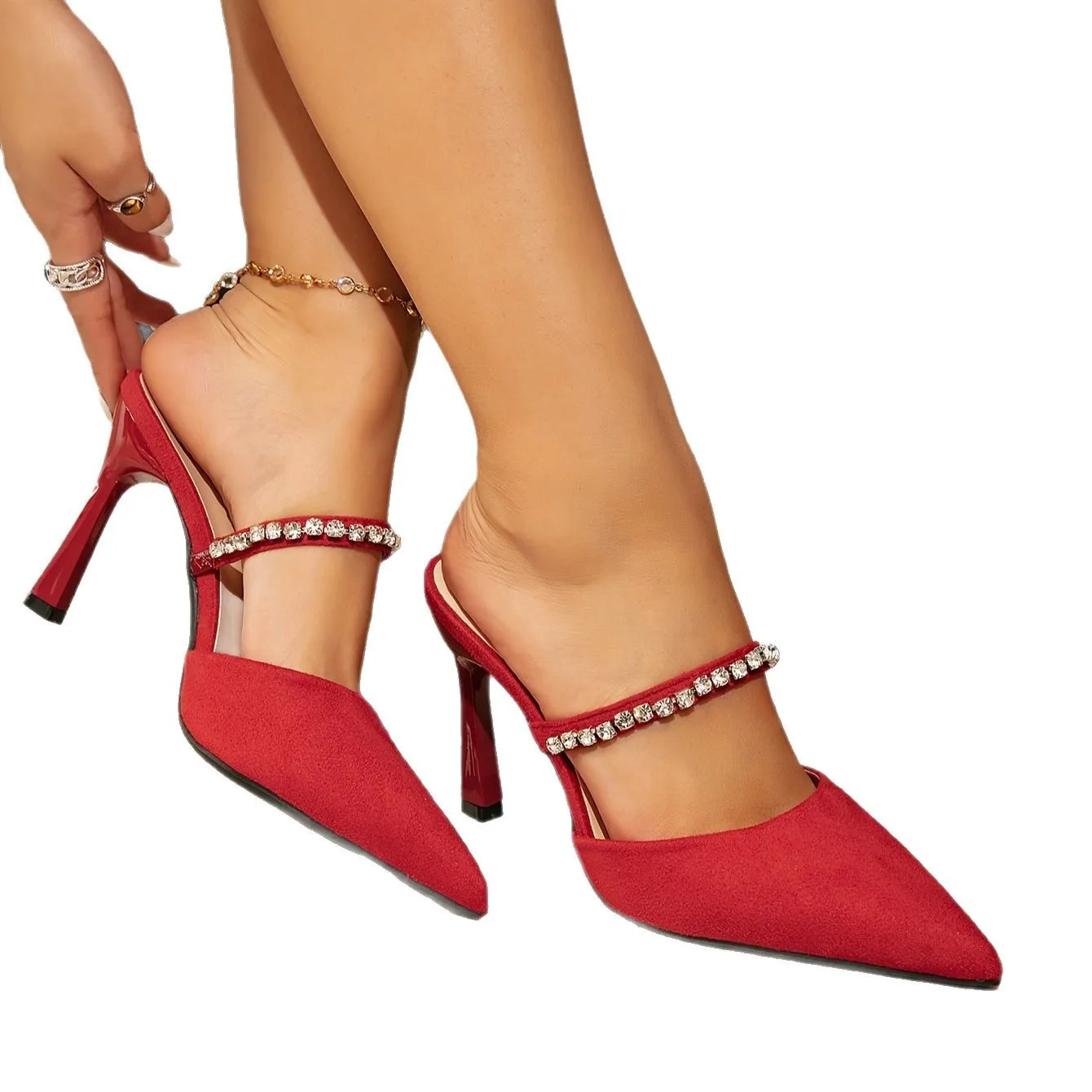 شباشب على الموضة المرأة صنادل كعب عالٍ مشبك أحمر فلاش الماس أشار تو صنادل كعب ستيليتو مثير أحذية نسائية بسيطة