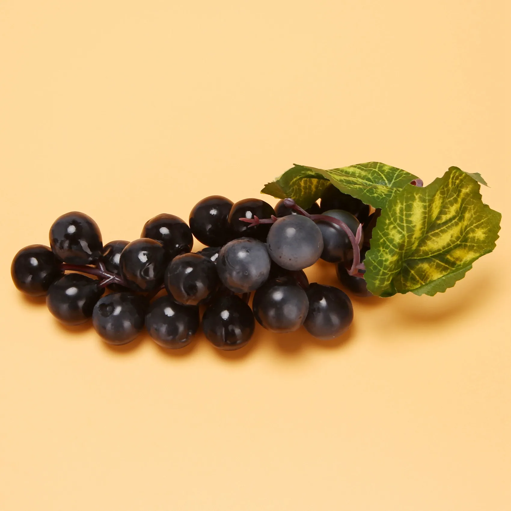RIRI 10 مجموعات من العنب الأسود الاصطناعي من الفاكهة المزيفة للمنزل والمطبخ وحفلات الزفاف والتصوير الفوتوغرافي