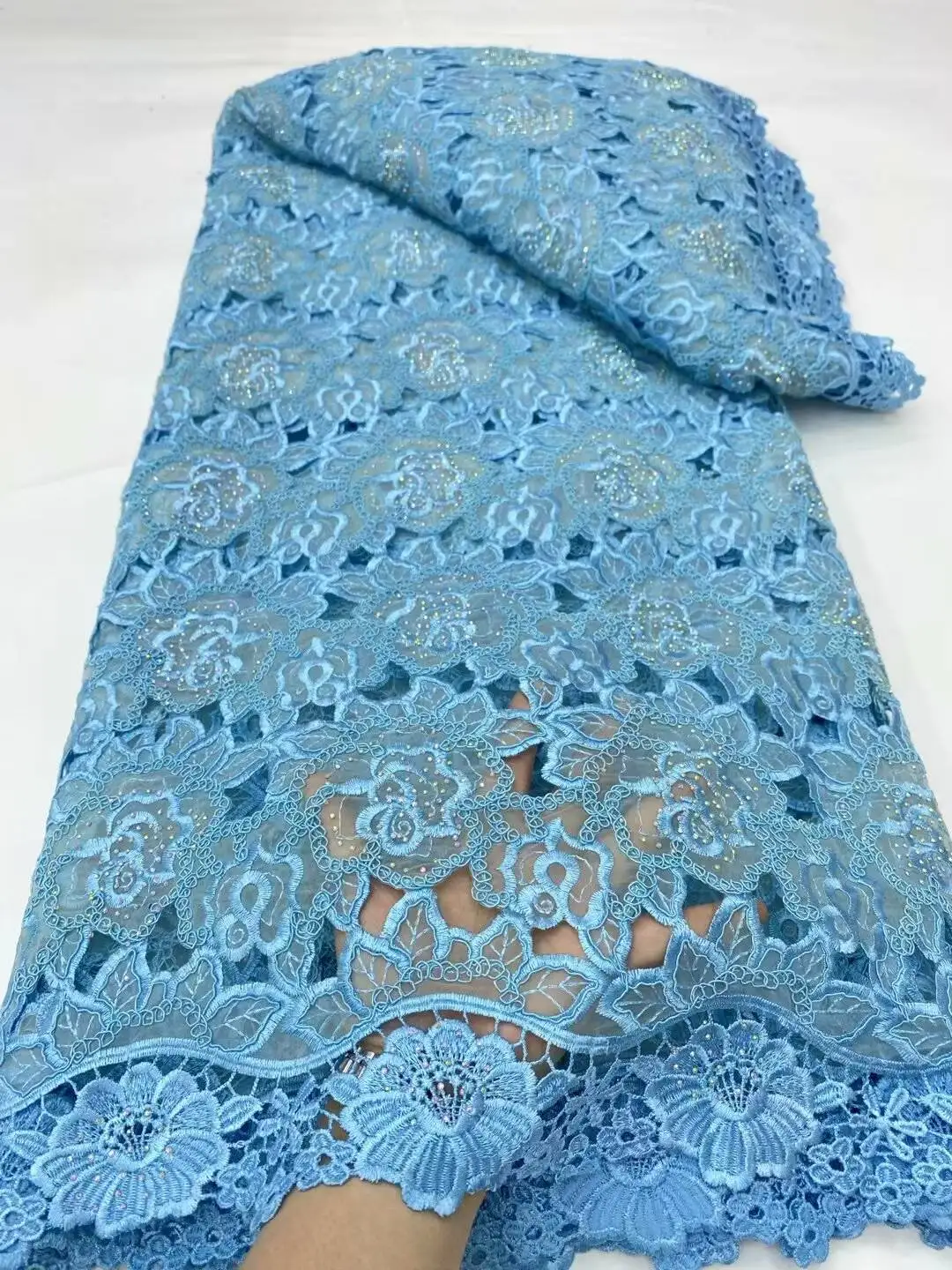 

Новейшая африканская флокированная органическая кружевная ткань высокого качества 2025 нигерийская сетчатая кружевная ткань 5 ярдов для свадебных платьев