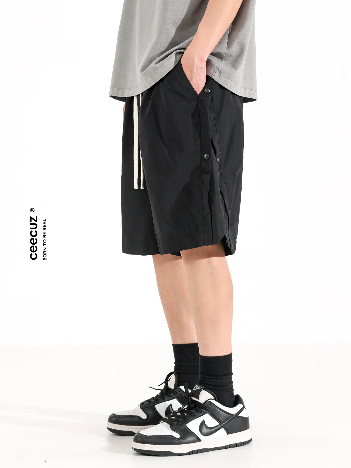 

Легкие быстросохнущие спортивные брюки Ceecuz с пуговицами, мужские летние новые американские трендовые свободные широкие брюки средней длины (до колена)