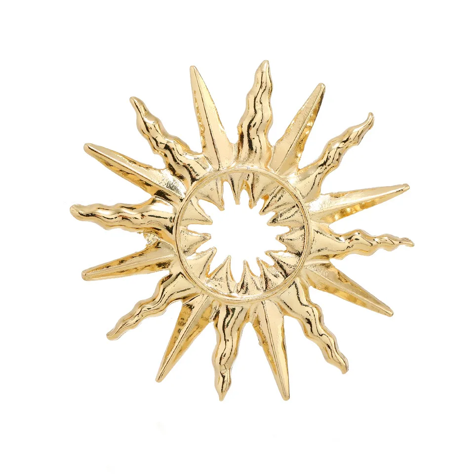 Creative Matte Metal Openwork Sun Brooch Women\'s Fashion Coat Accessories Men Gold Color Niche Design Simple Corsage Jewelry