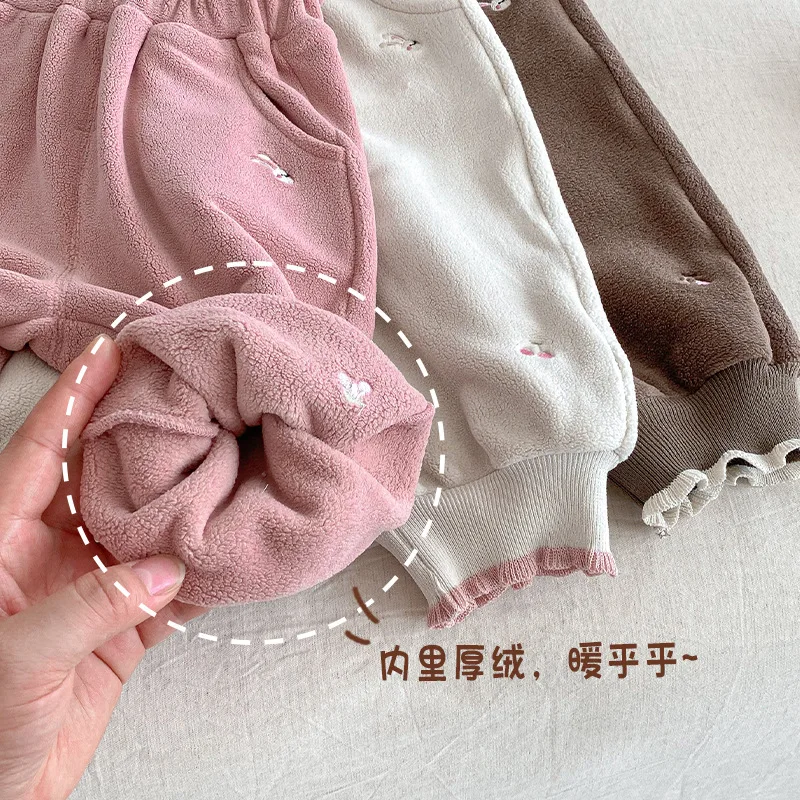 Girls' Double-sided Fleece Sanitary Pants 2025 New Winter Baby Fashion Embroidered Cartoon Casual Pants Children's Pants