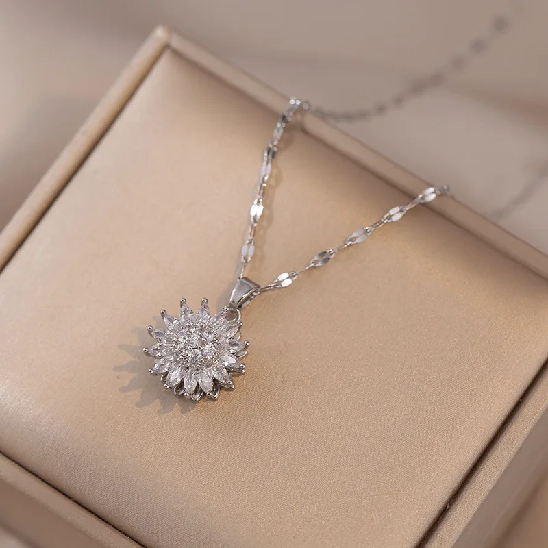 New Light Luxury Style Women\'s Necklace Rotatable Zircon Sunflower Sunflower Creative Pendant Necklace Holiday Birthday Gift