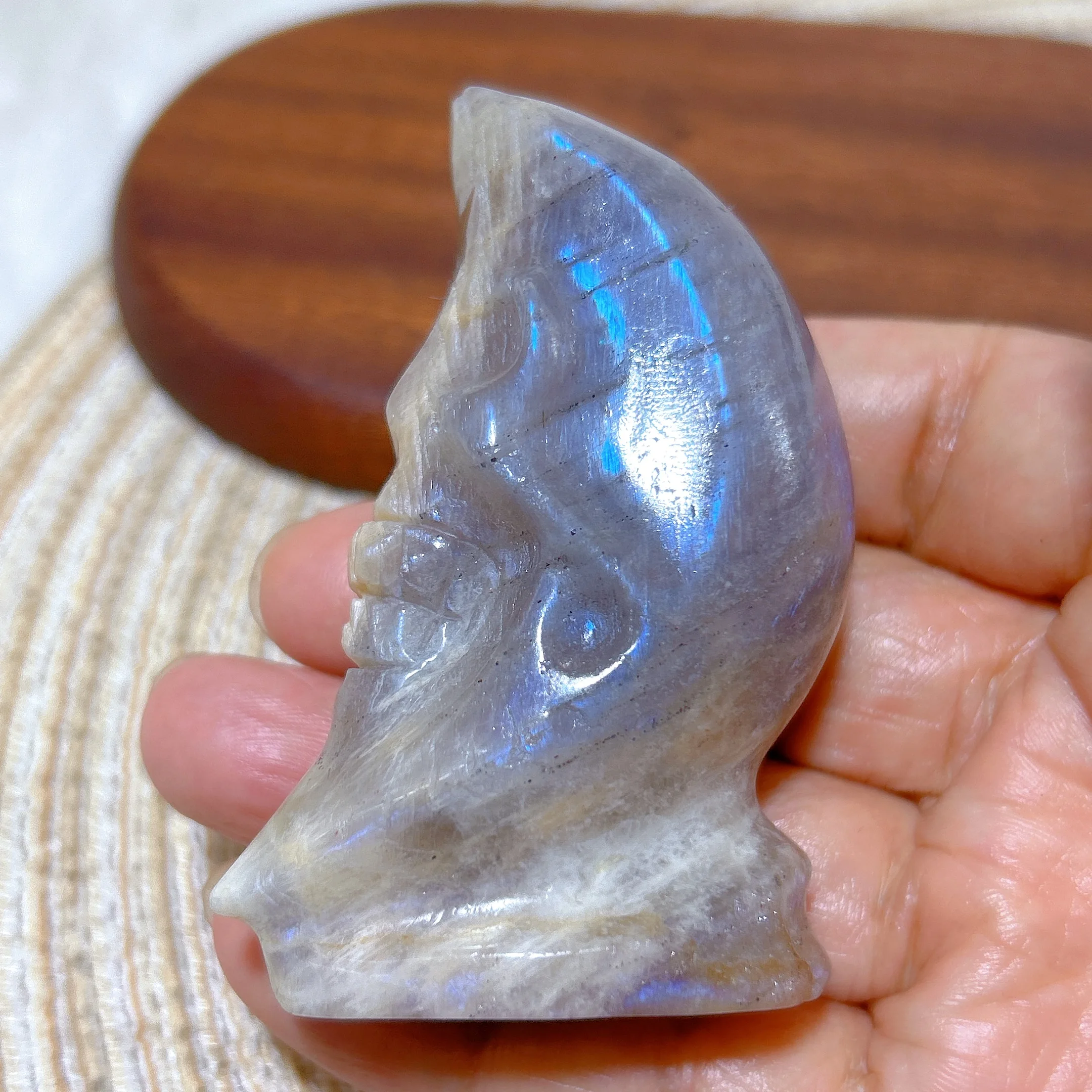 Healing Natural Crystal Blue Flashy Moonstone With Sunstone Moon Skull Carving Gemstone Energy Reiki Home Decorations Gift
