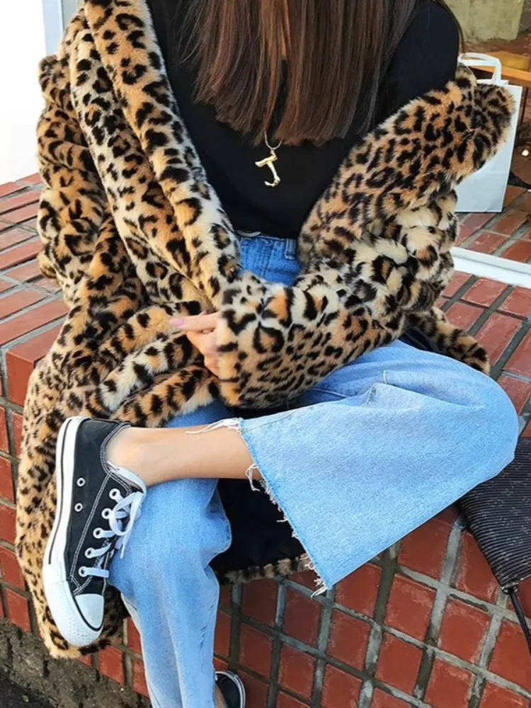 LIinar 2026 Winter New Thickened Fall Winter Fur Coat Fluffy Faux Fox Fur Coat for Women Loose-Fit High-Street Style Coat