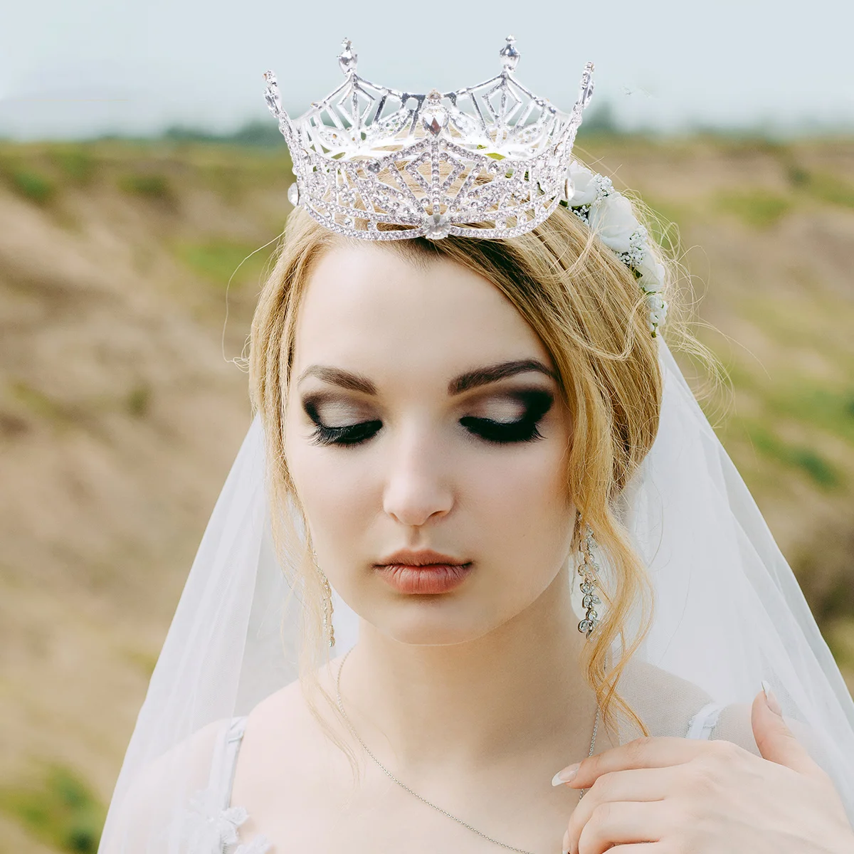 

Retro Rhinestone Crown Large Round Alloy Wedding Headwear For Bride Women Bridal Crown Lightweight Elegant Party Accessory