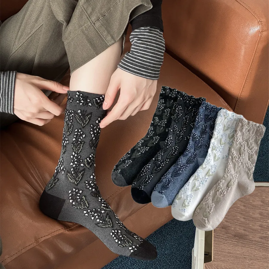 Autumn and Winter Japanese Women's Socks Floral Embossment Medium Tube Socks Ethnic Harajuku Retro Streetwear Cotton Long Socks