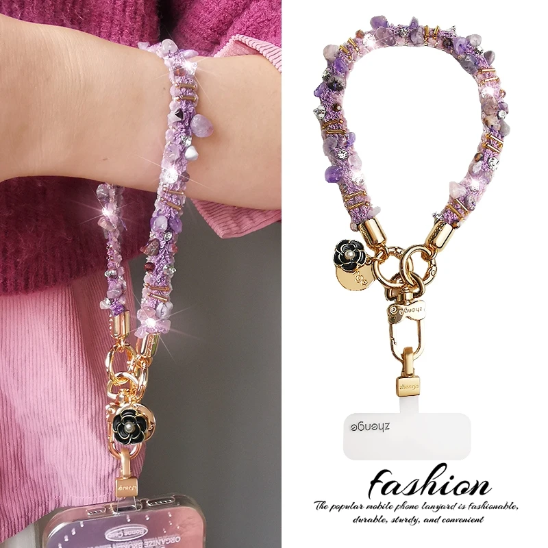 

Ремешок для мобильного телефона, женское запястье, фиолетовый браслет с камелией из бисера, женская фотография на открытом воздухе, мода с защитой от потери