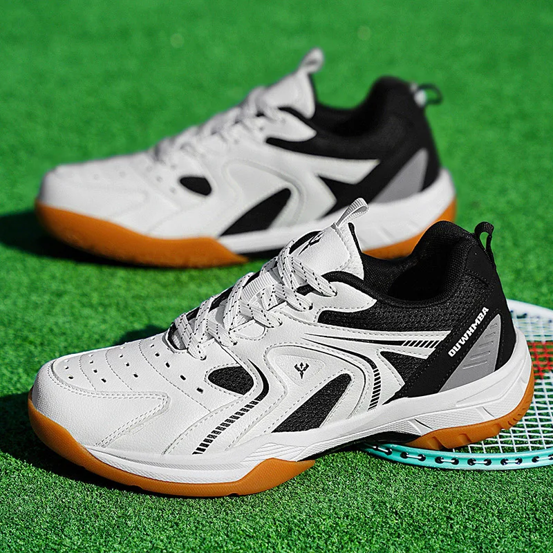 Hot New Lightweight Men's Professional Competition Badminton Shoes Badminton Training Shoes Comfortable Sports Shoes Very Good