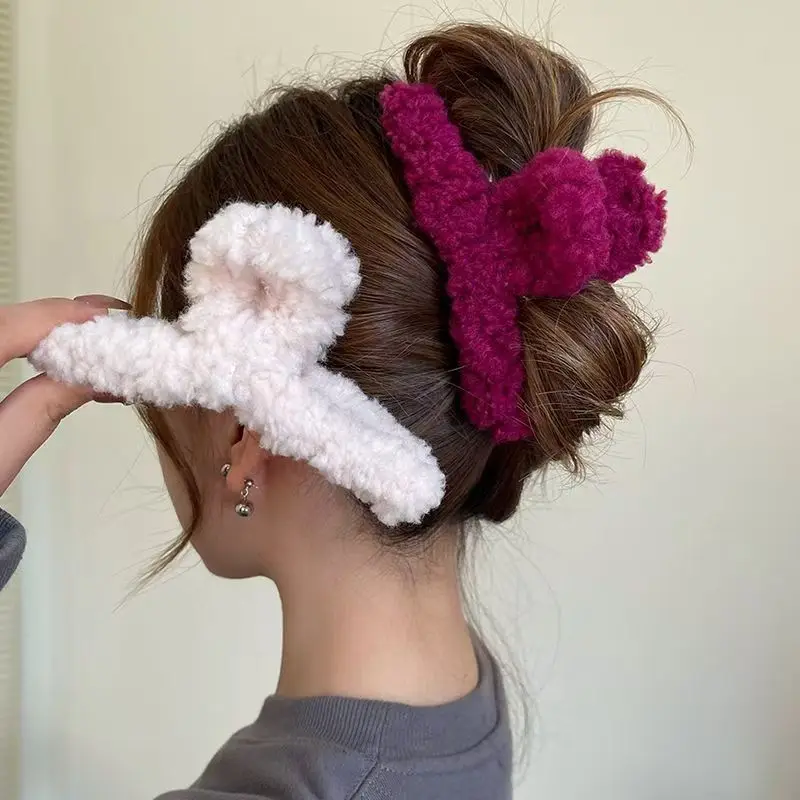 New 13cm Lamb Wool Hair Claw for Women Autumn Winter Plush Elegant Hair Grab Clip Large Solid Color Ponytail Clip for Thick Hair