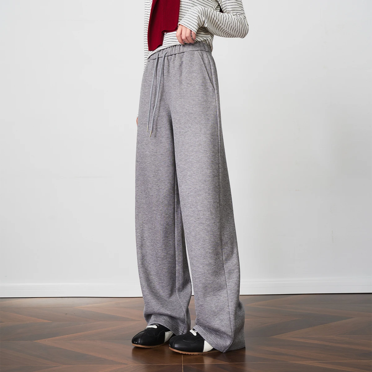 OLrain Women's Chenille Soft Straight Leg Pants Autumn 2025 Elastic Waist Relaxed Fit Comfortable Casual Trousers O57QK001289