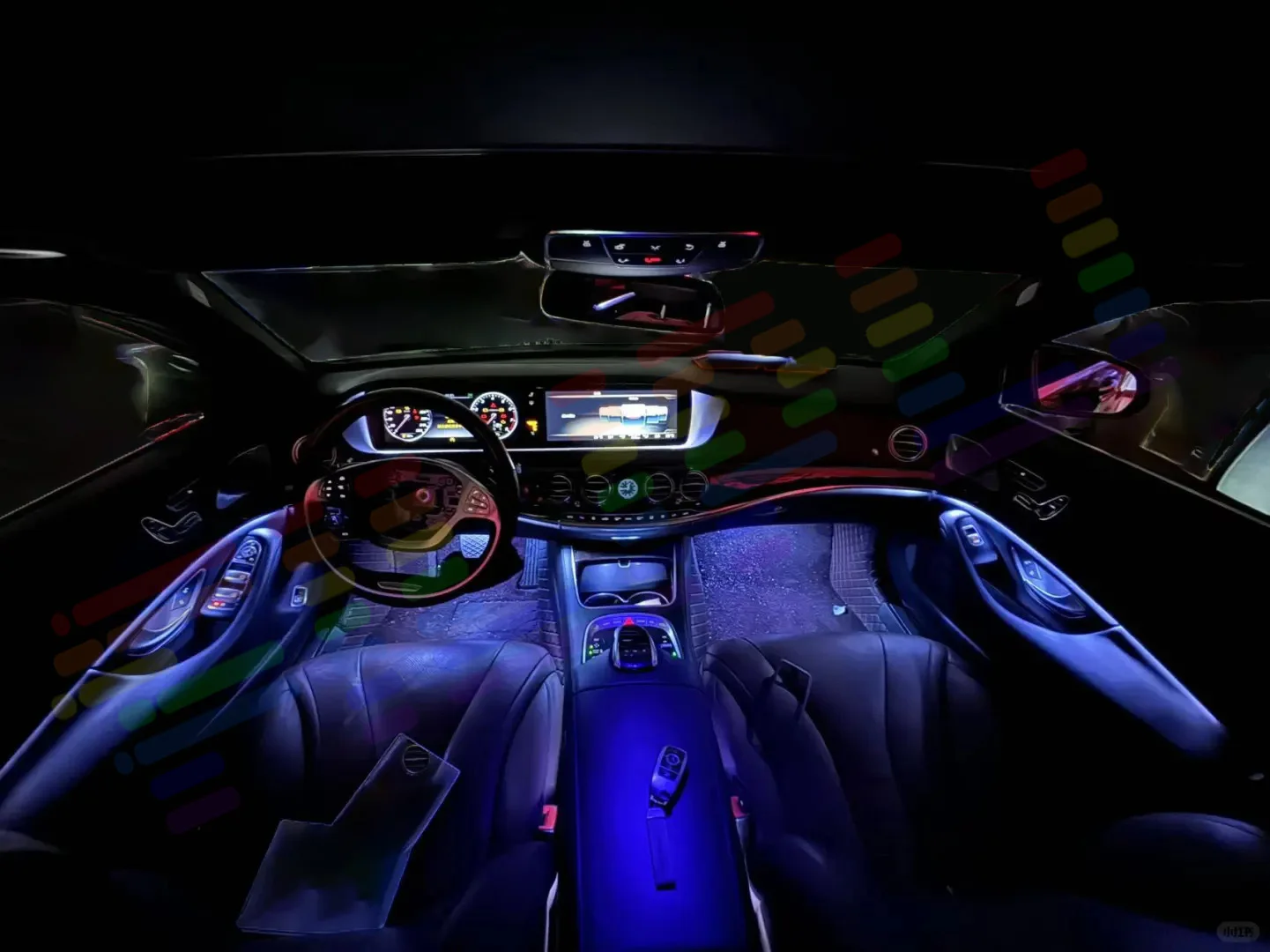 メルセデス · ベンツ W205 X253 W177 W118 W247 W117 W156 W176 W246 雰囲気ランプ RGB シンフォニー車の周囲光インテリア LED ストリップ