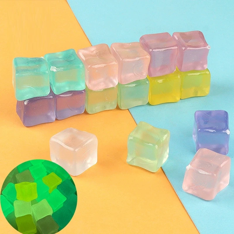 10 Stück Mini Niedliche Farbblöcke Leuchten im Dunkeln Vivarium DIY Zubehör Miniatur-Figuren Feengarten-Dekoration Kawaii Spielzeug