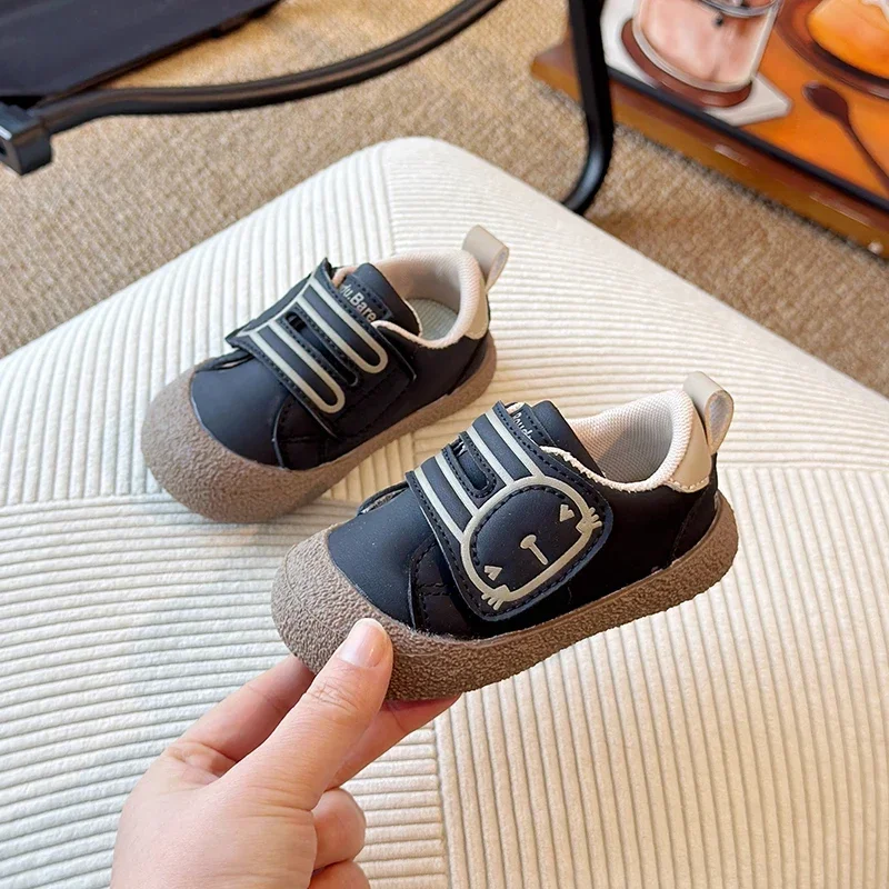 

Детские туфли для скейтбординга с милым кроликом на липучке, детская повседневная обувь с закрытым носком, осень 2024, новые прогулочные туфли для девочек с мягкой подошвой, размер 16-25