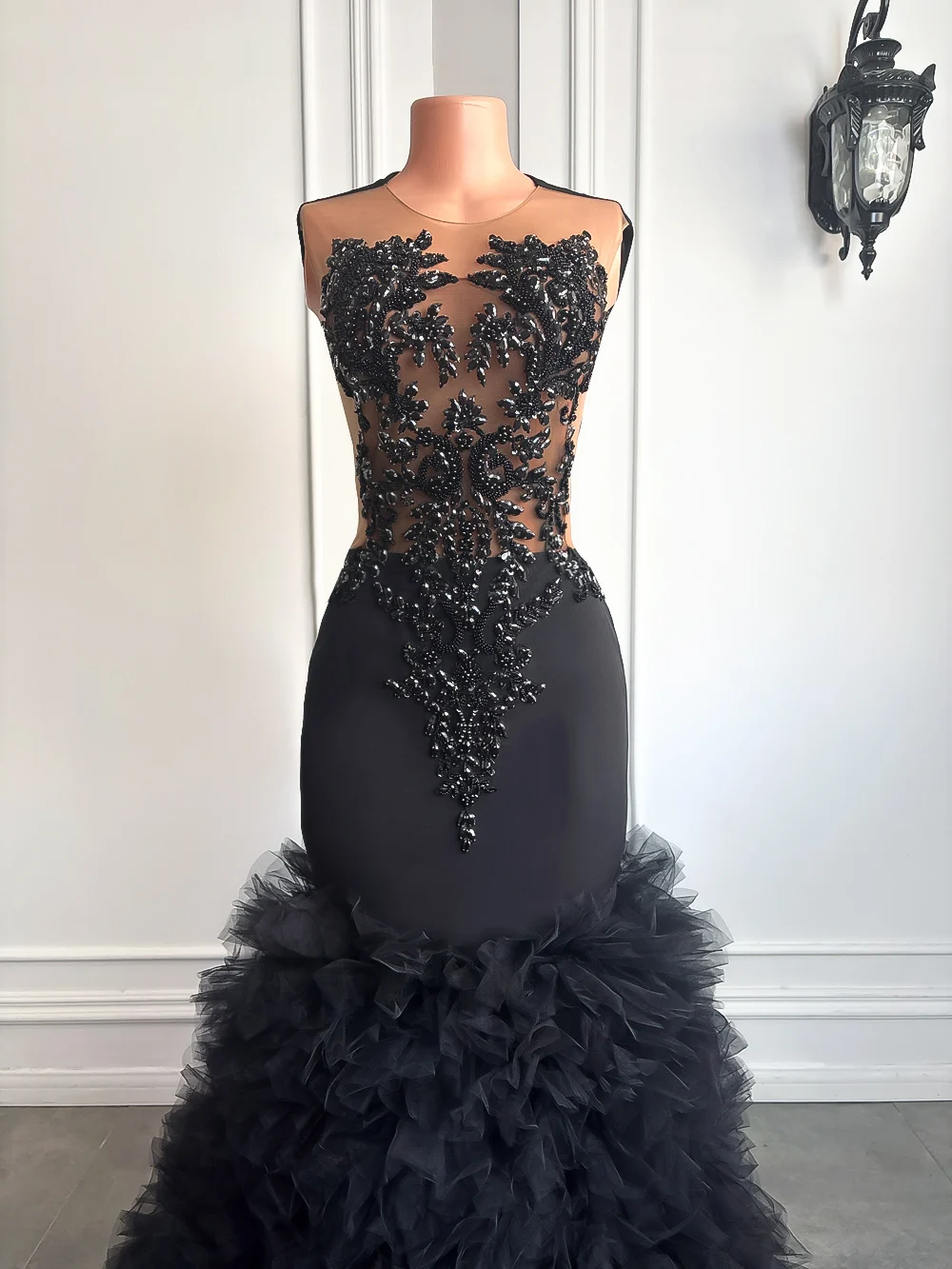 Long Elegant Women Prom Dresses 2026 Sheer Beaded Lace Ruffless Mermaid Style Black Girls Real Sample Prom Party Gowns