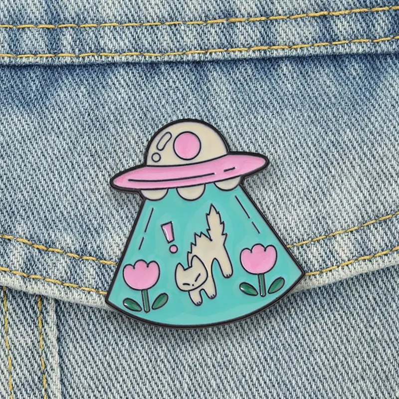 Cute UFO Abduct Cat Badge Cartoon Alien Spaceship Kitten Enamel Pins Tulip Animal Lapel Brooches Accessories Clothes Decor