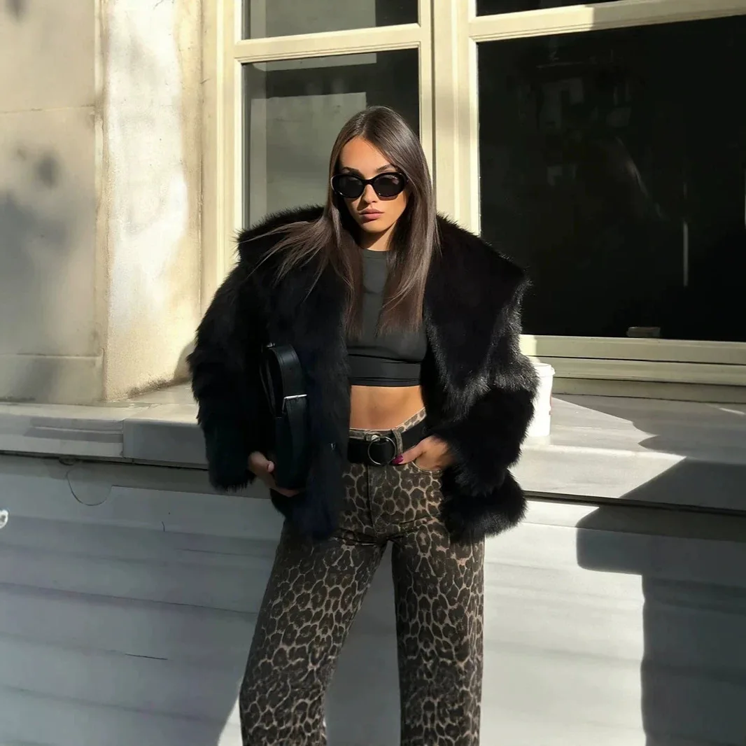 European American Women Faux Fox Fur Coat Wide Lapel Short Faux Fur Jacket Fashion Ladies Fluffy Outerwear Ladies Fluffy Coat