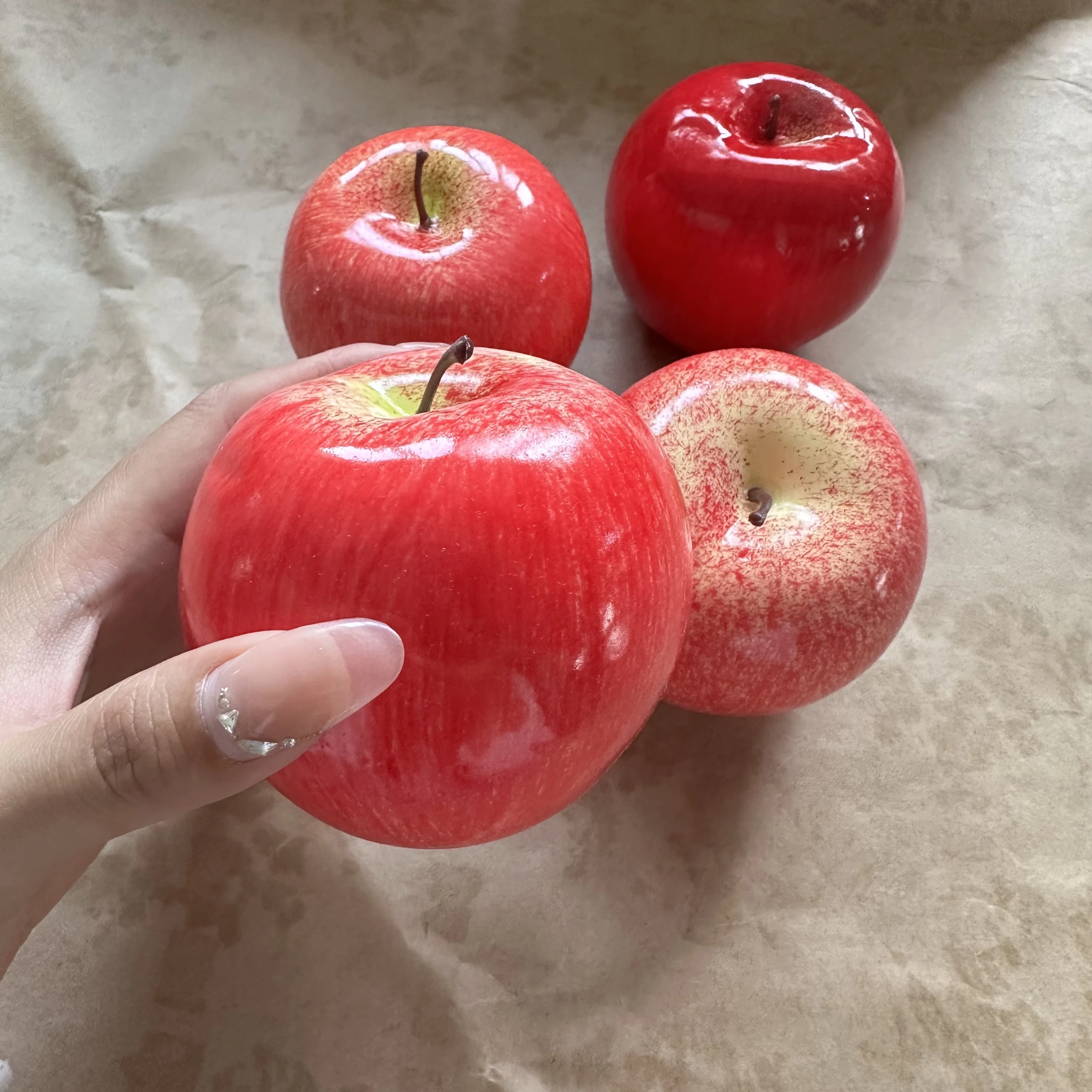 

Fake Apple Ornament Simulation Apple Car Ornament Rear Hanging Car Outside New Year Decoration Car Stickers Motorcycle Stickers