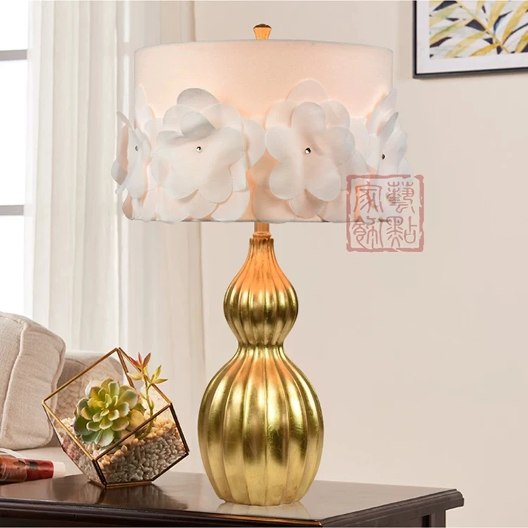 American modern minimalist golden gourd table lamp, living room model room, hotel bedroom, study room decorative lamp