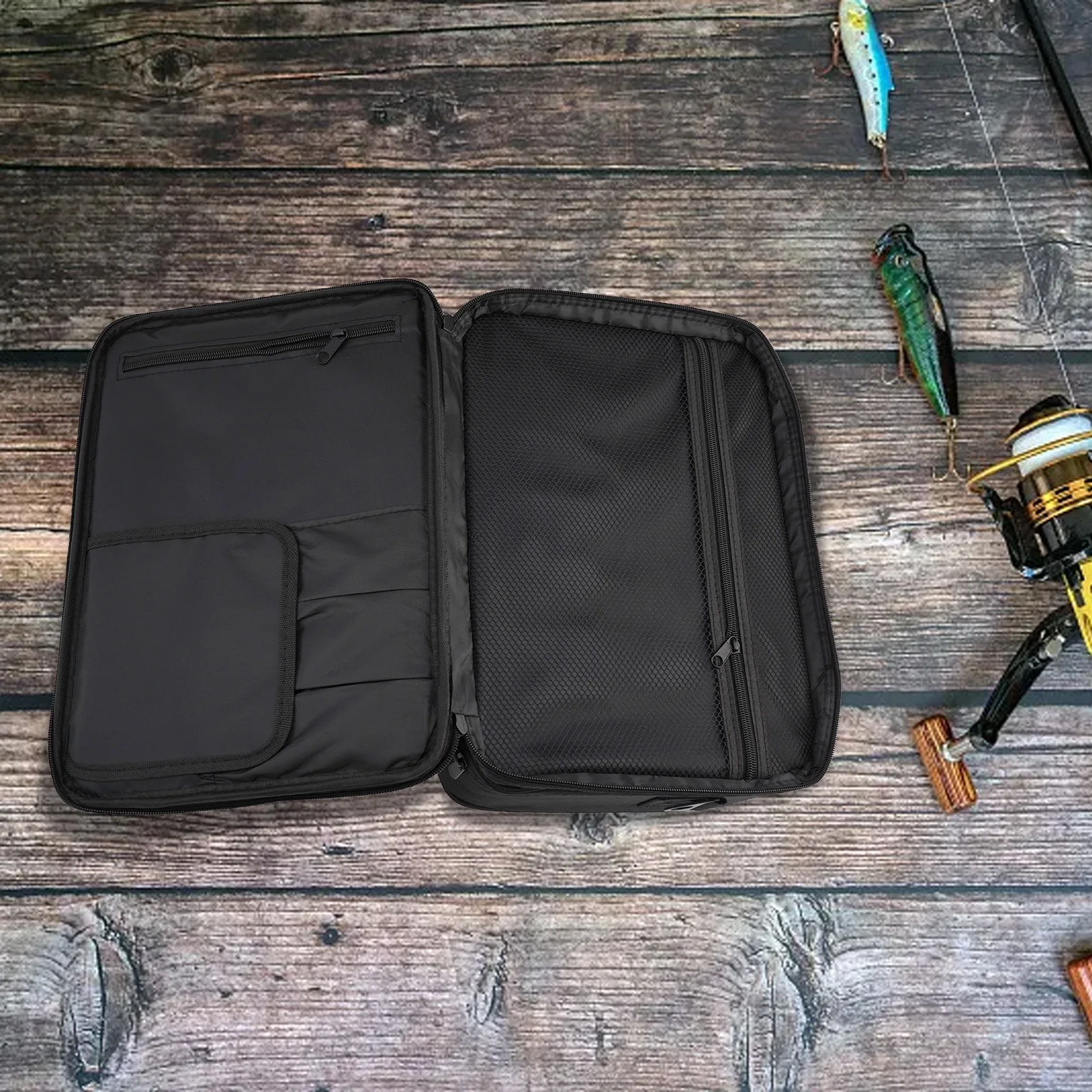 

Сумка для рыболовной катушки с регулируемыми перегородками и мягкой подкладкой для надежного хранения и простого доступа к рыболовным снаряжению