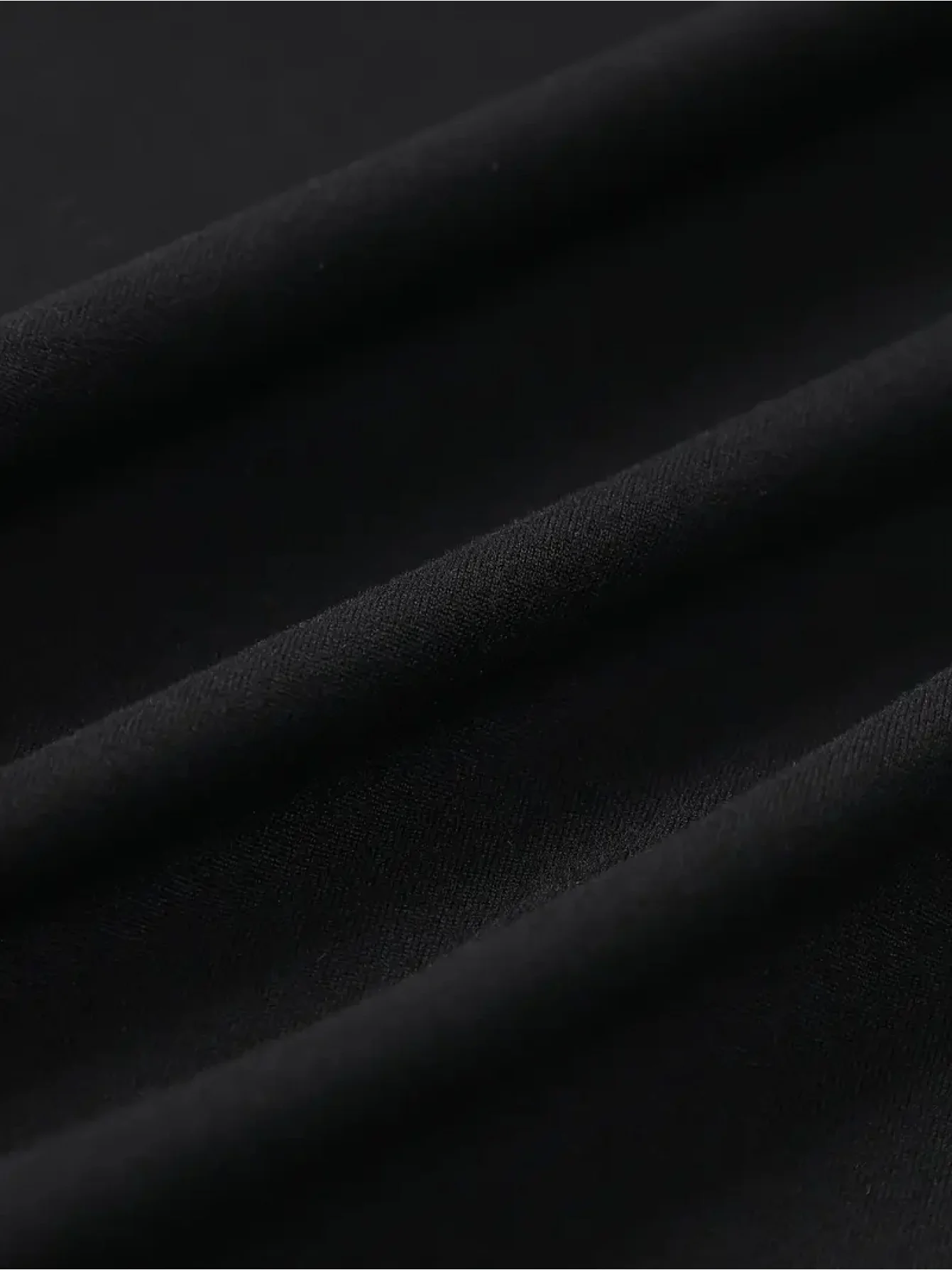 تي شيرت رجالي بأكمام قصيرة مطبوع عليه هيكل عظمي للشرب والقيادة باللون الأحمر