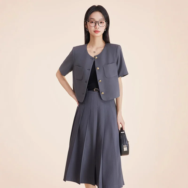 بدلة نسائية احترافية2025صيف نمط جديد لقسم المبيعات مقابلة رسمية قصيرة الأكمام بدلة غير رسمية ملابس العمل