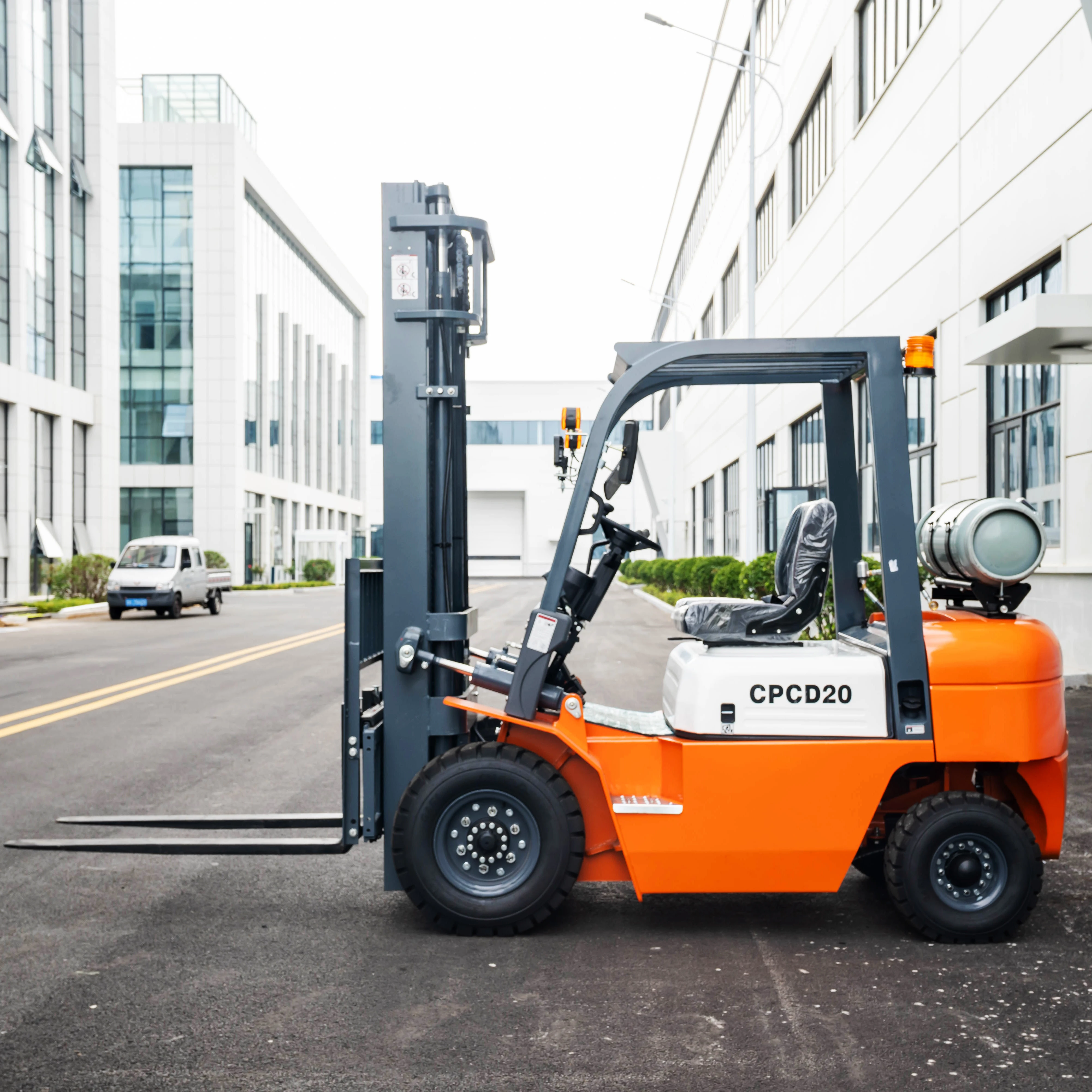 

2T Diesel Fuel Forklift 4x4 Wheels Hydraulic CE Compliant Custom New 2 ton Forklifts from China Factory for Material Handling