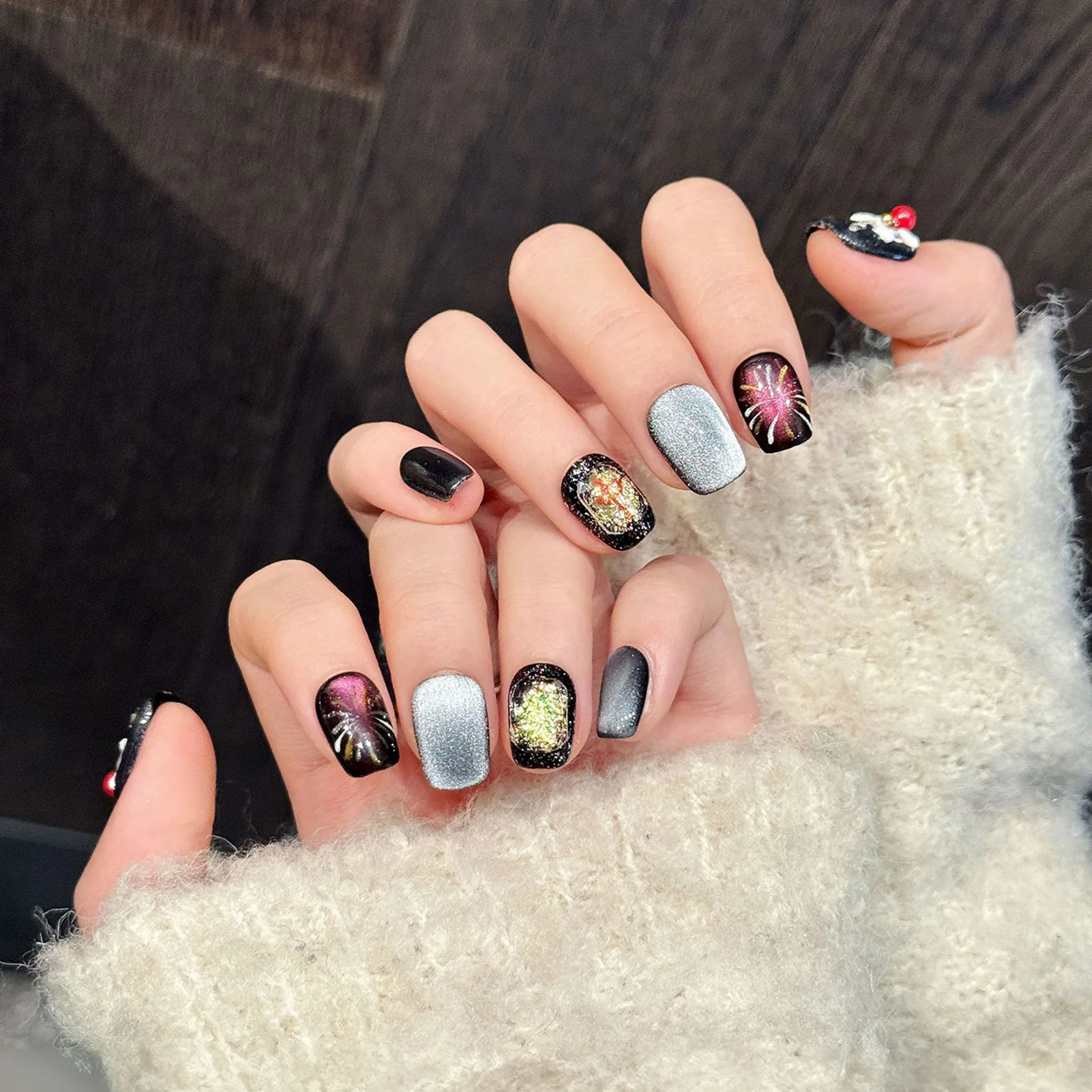 10pcs Chinese Style Handmade Fake Nails Flame Flash Lion Art Press On Nails Reusable Short Ballet For New Year Party Decorations