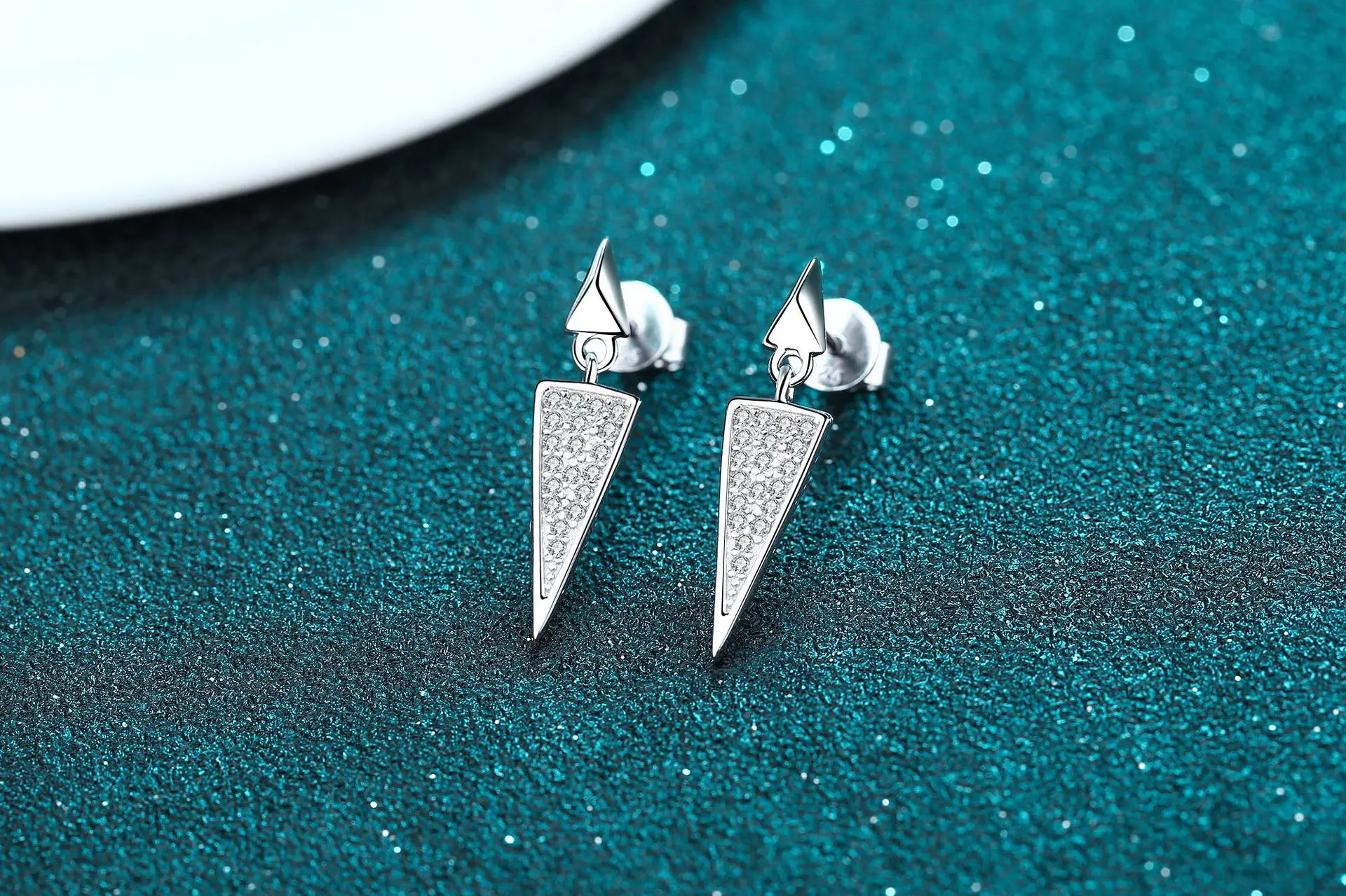 Elegant PT950 Platinum Triangle Full-paved Personalized Earrings, Fashionable Fully-set Moissanite Ear Drops Birthday Gifts