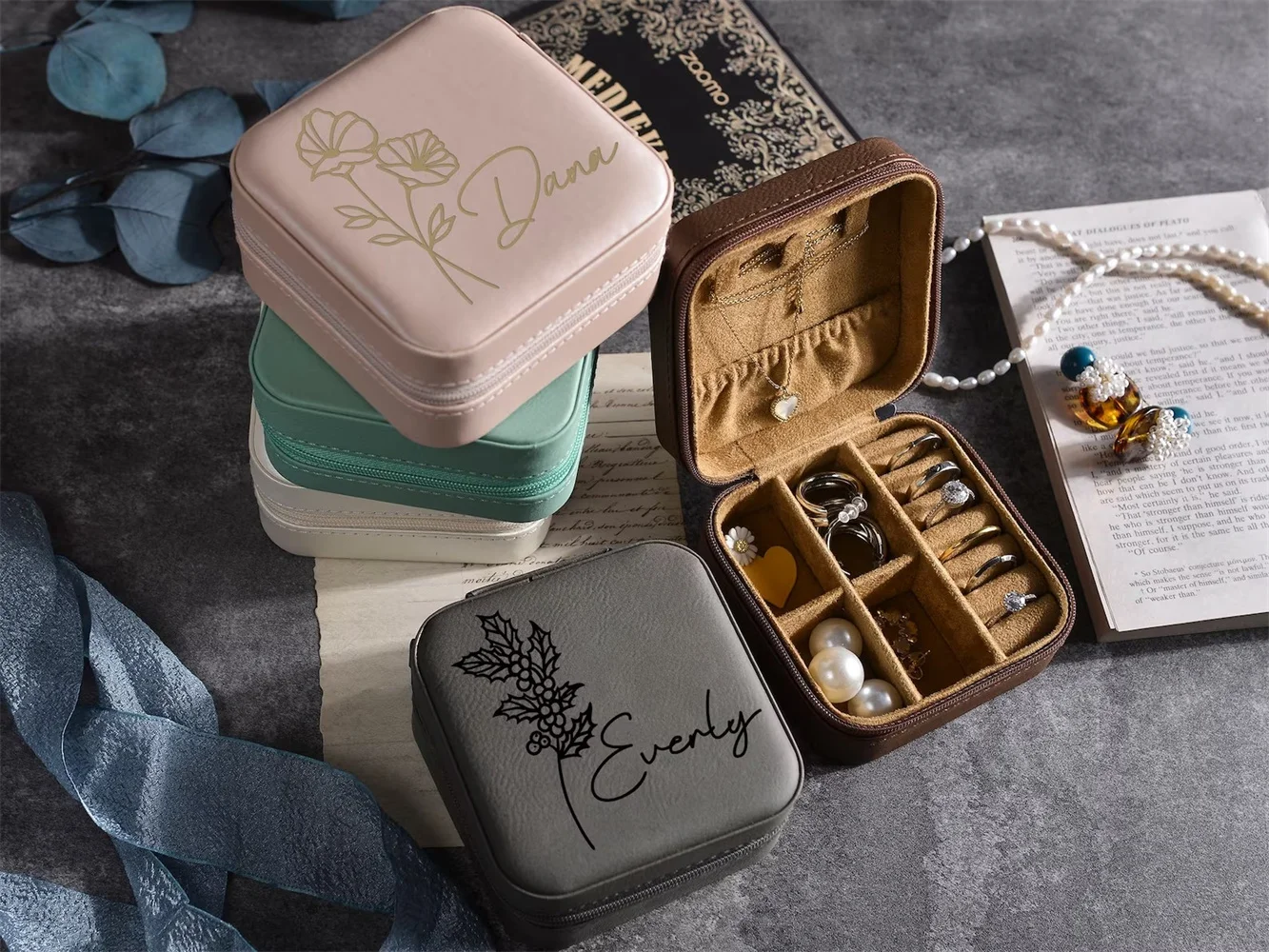 Engraved Jewelry Box,Leather Jewelry Travel Case,Bridesmaid Proposal Gift, Bridal Party Gift,Birth Flower Jewelry Case,Gifts for