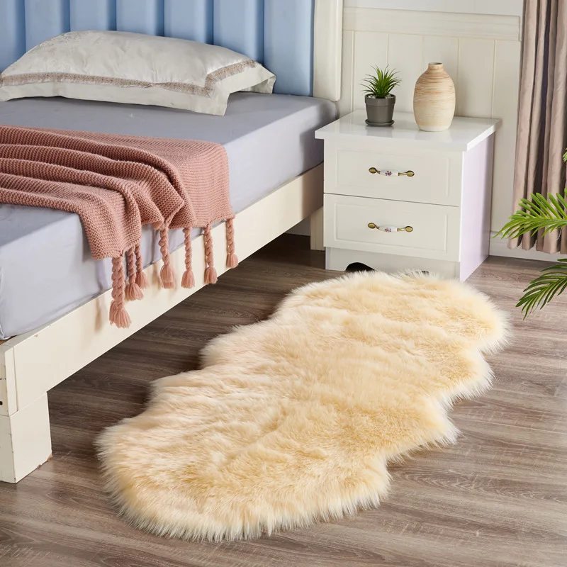 

Plush living room, bedroom, bedside carpet, irregular imitation wool, solid color floor mat, decorative leather shape