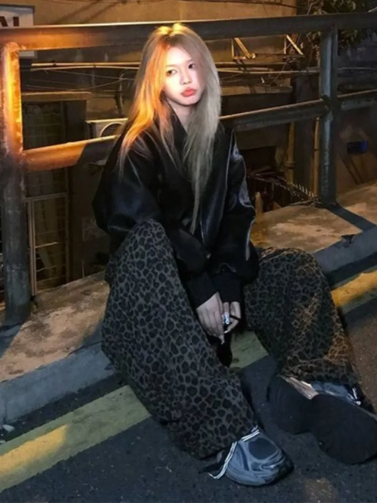 黒の韓国風モトレザージャケット レディース パンクスタイル ハイストリートファッション レザージャケット 女性用 2025年夏 カジュアル ルーズ ジッパーコート