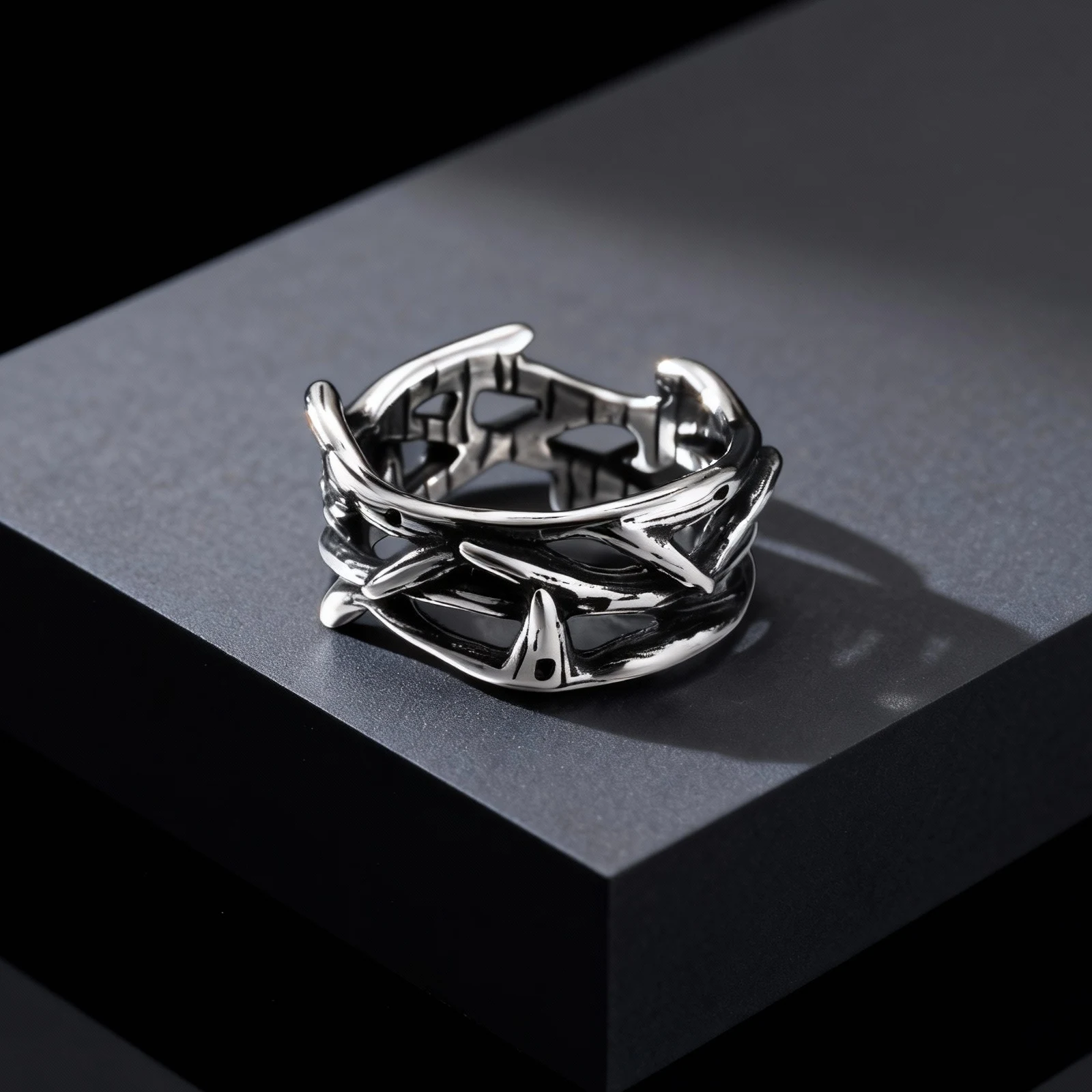 Fashion Vintage Hollow Thorns Design Stainless Steel Charm Rings for Men, Punk Cool Popular Jewelry Accessories