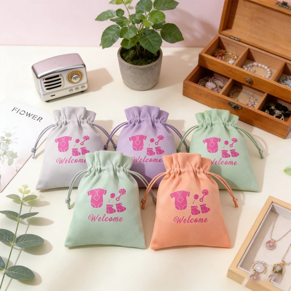 

100 шт., хит продаж, мешок для пыли из органического хлопка на шнурке, индивидуальный логотип, мягкий бархатный фланелевой мешочек для ювелирных изделий, серьги, сумки, свадебный подарок