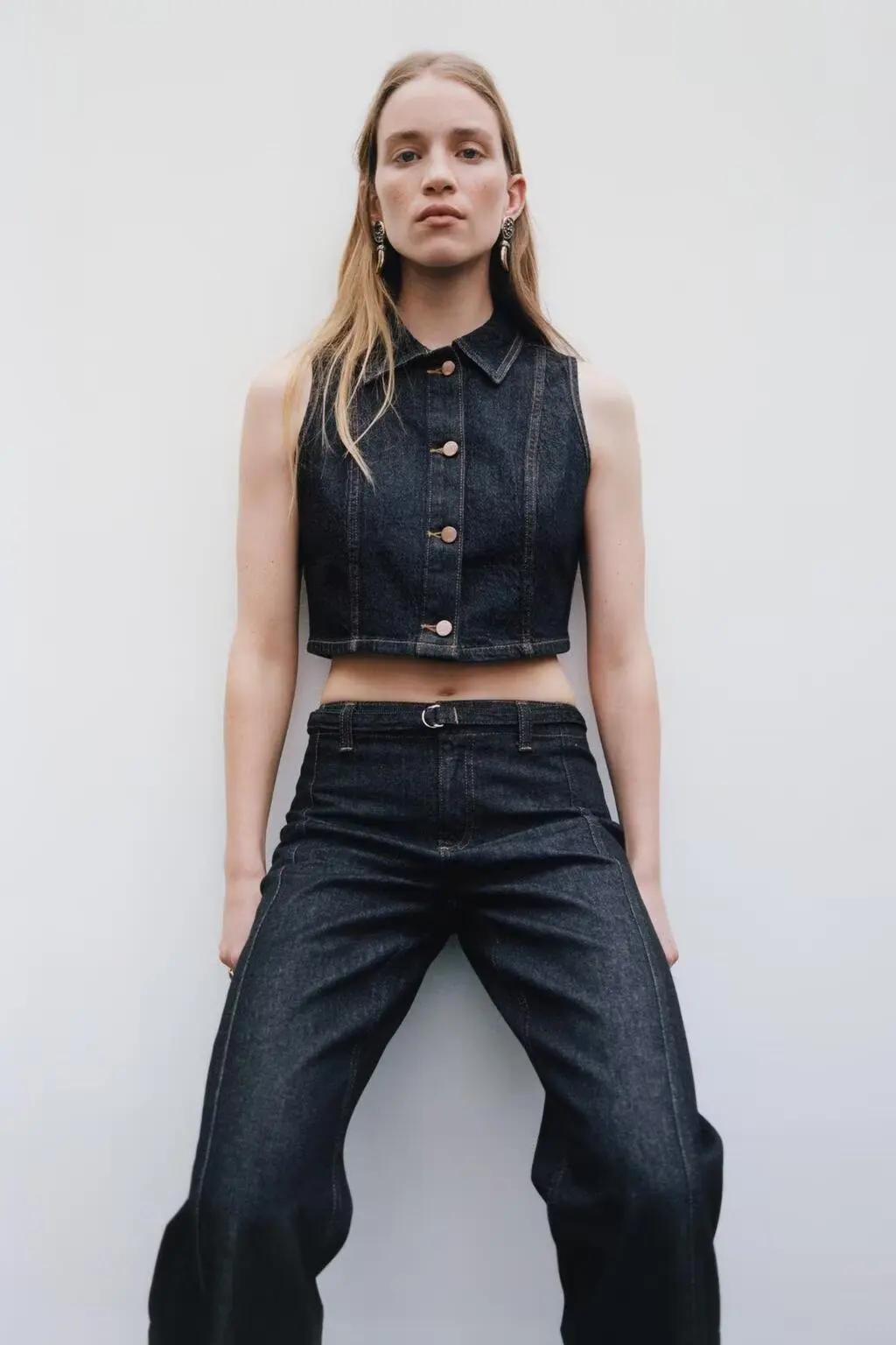 

New Summer 2025 Women's Svel Denim Vest High Waist Bell Bot Jeans Polyester Fiber ort Length Single Button Pure Color