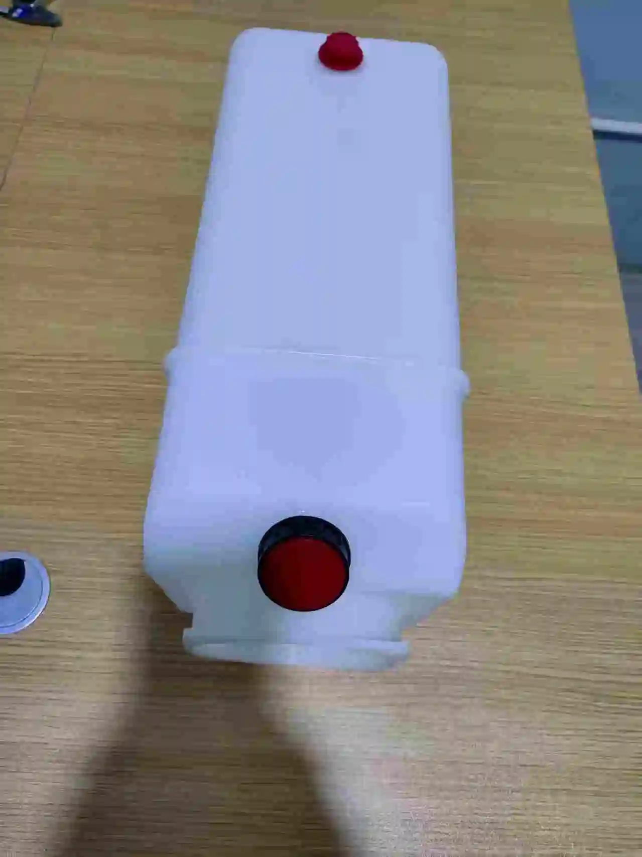 

Hydraulic Oil Tank for Machinery Equipment Storage Container for Industrial Use