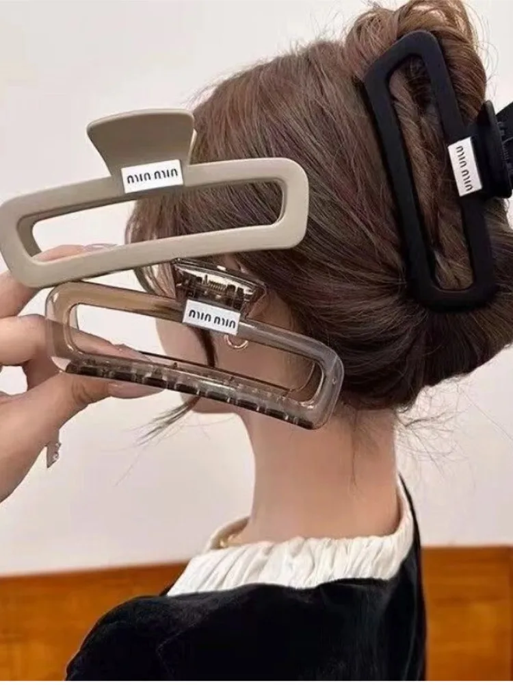 

"10-Pack 13cm Oversized Korean Shark Jaw Hair Clips – Trendy Letter/Number Design, Sweet & Fresh Style (Milk Coffee/Black/Tea Br