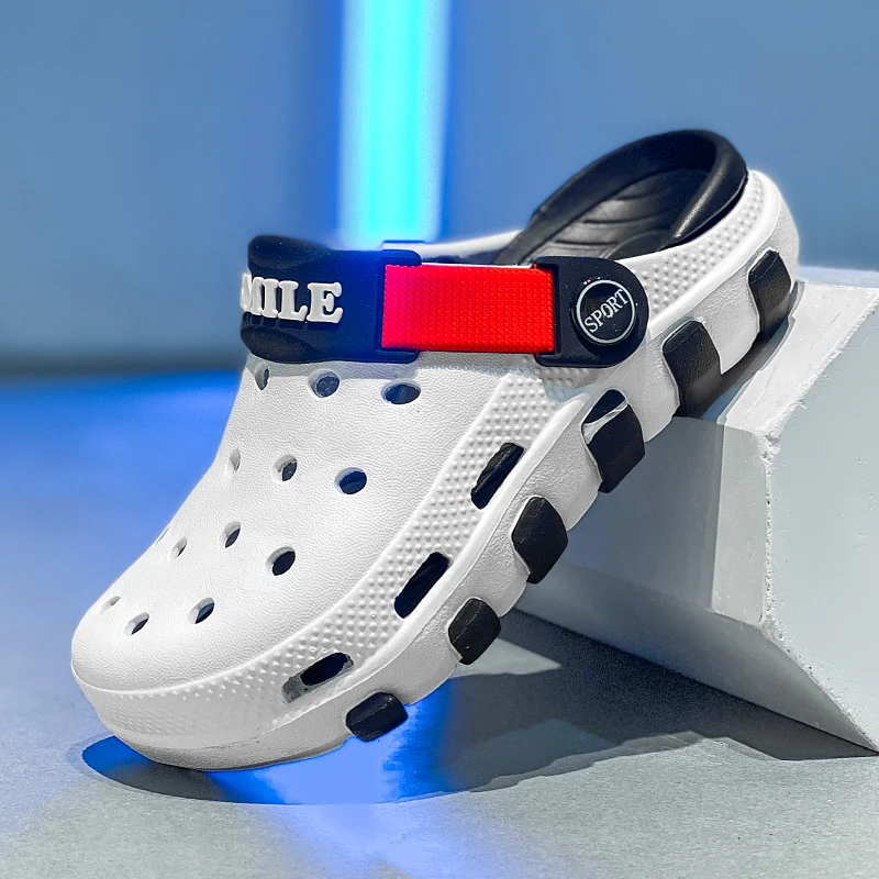 A pair of children's lightweight non-slip clogs, for summer, outdoor play and daily casual activities CX-2098-5