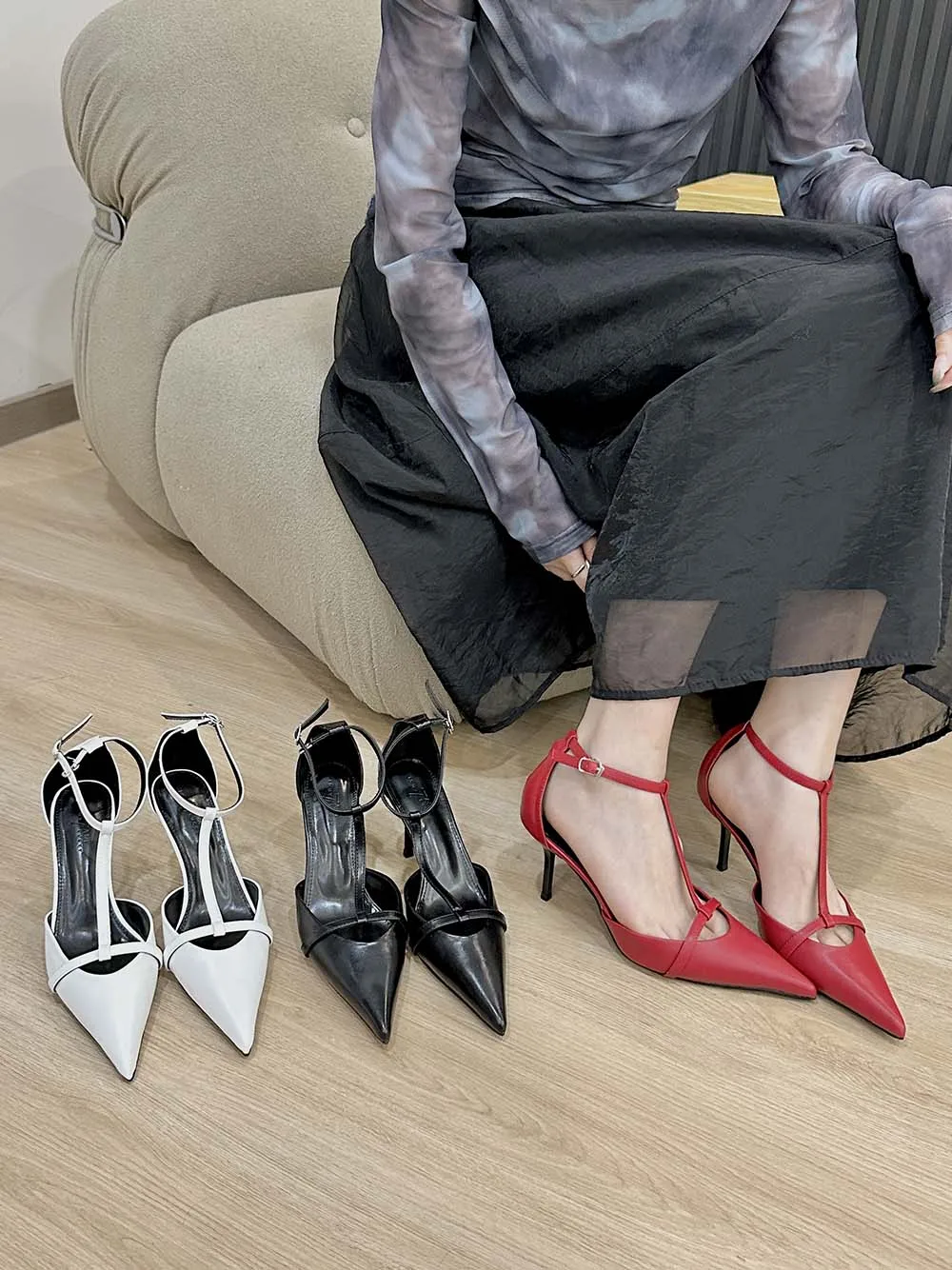 Sandały damskie ze szpiczastym noskiem Summer Black White Red Ankle Strap Thin High Heels Stiletto Party Pumps 2024 New Arrivals Sandals 39