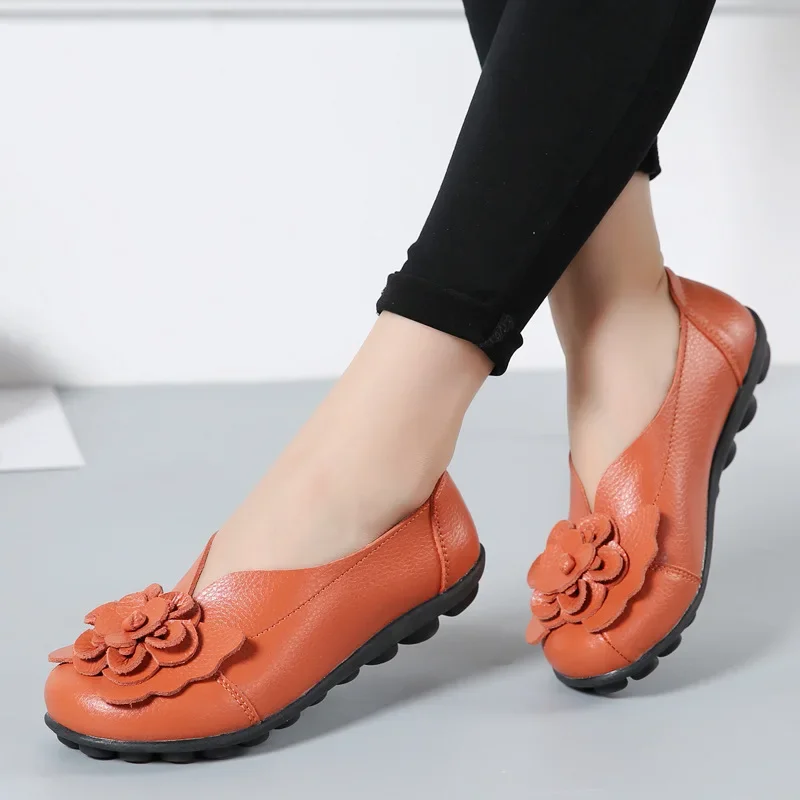 Summer Soft Genuine Leather Flat Slip On Loafers Women Ladies Shoes with Flowers for Nurse Mother Working Walking Driving