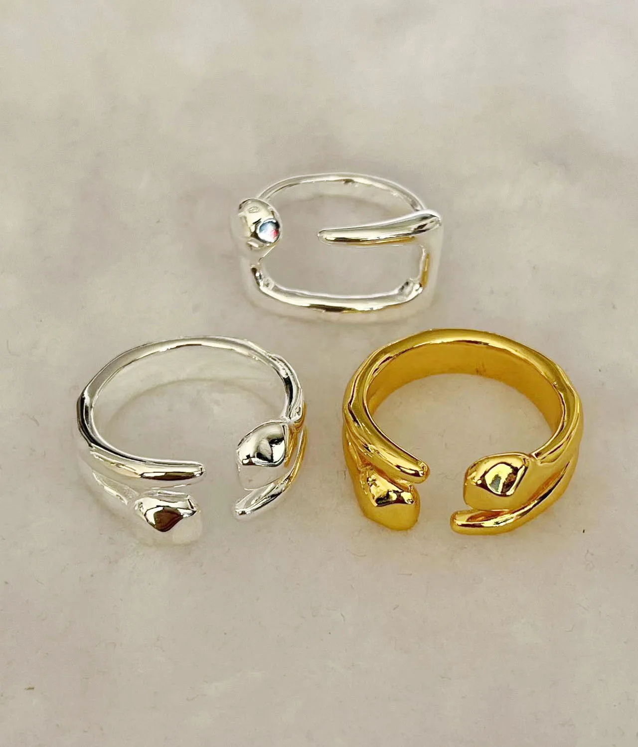 YS High Quality Exquisite Fashion 2024 Hot Sale UNO DE 50 Three-ring Overlapping Lock Ring Jewelry Gifts Free Delivery