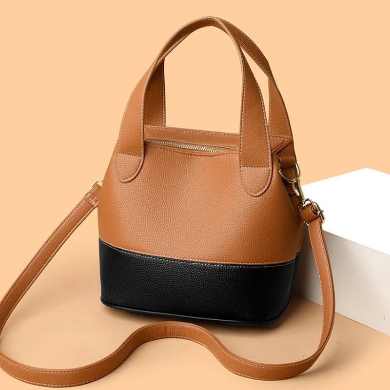 

Luxury Leather Tote Bag For Ladies With A Famous Designer Inspired Look And Classic Elegance